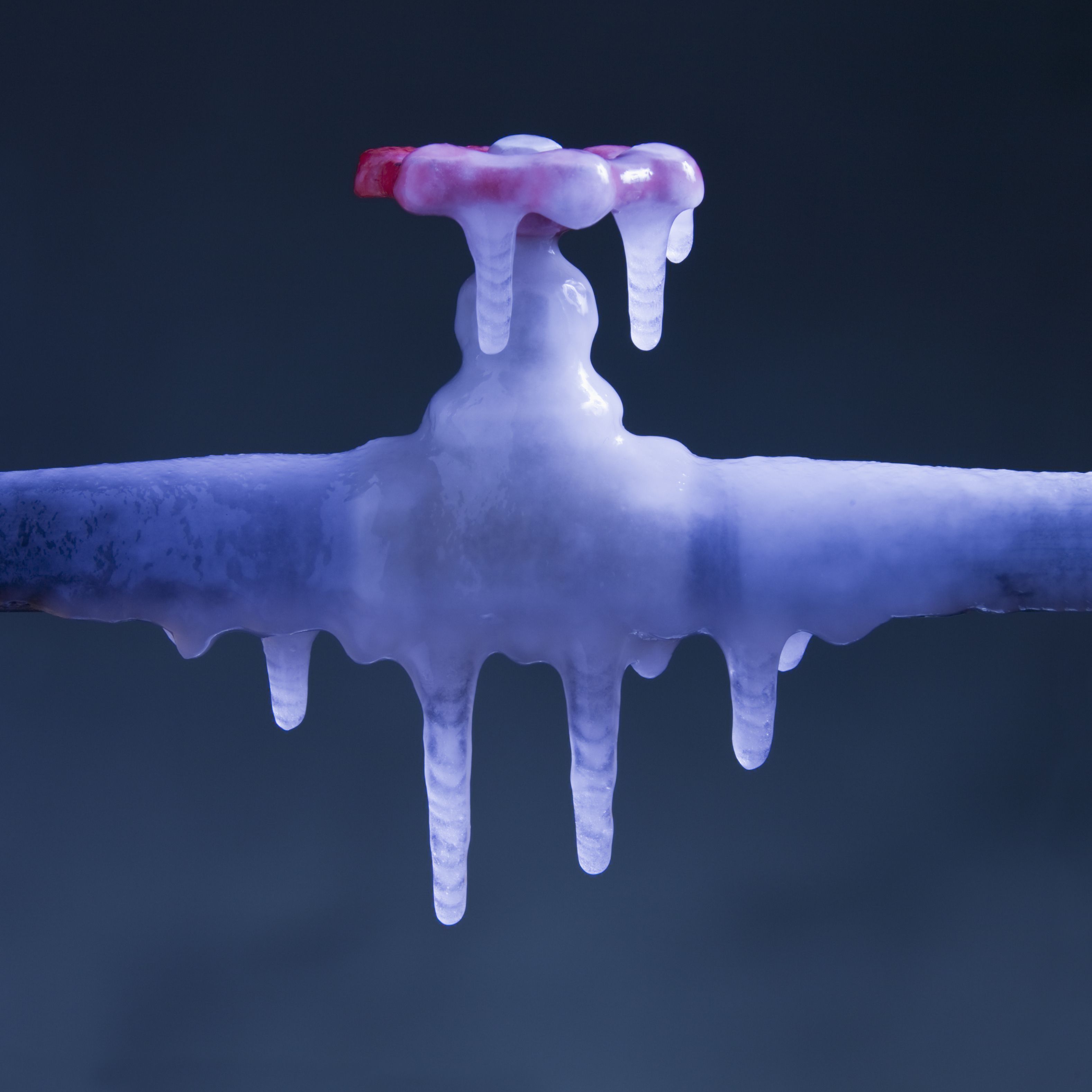 at-what-temperature-do-pipes-freeze-prevent-pipes-freezing