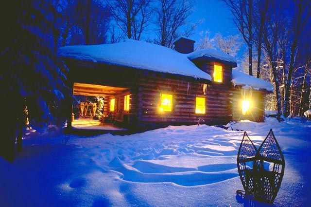 log-cabin-night-winter-56a38a955f9b58b7d0d27fa5.jpg