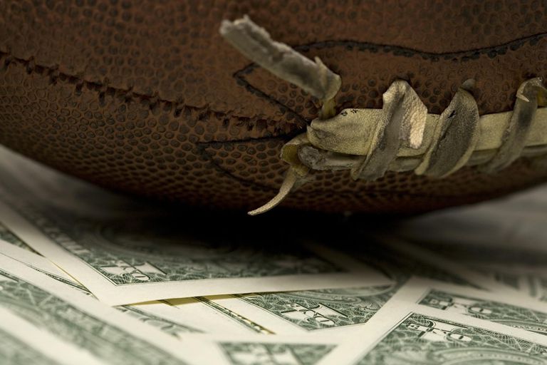 how does parlay work in sports betting