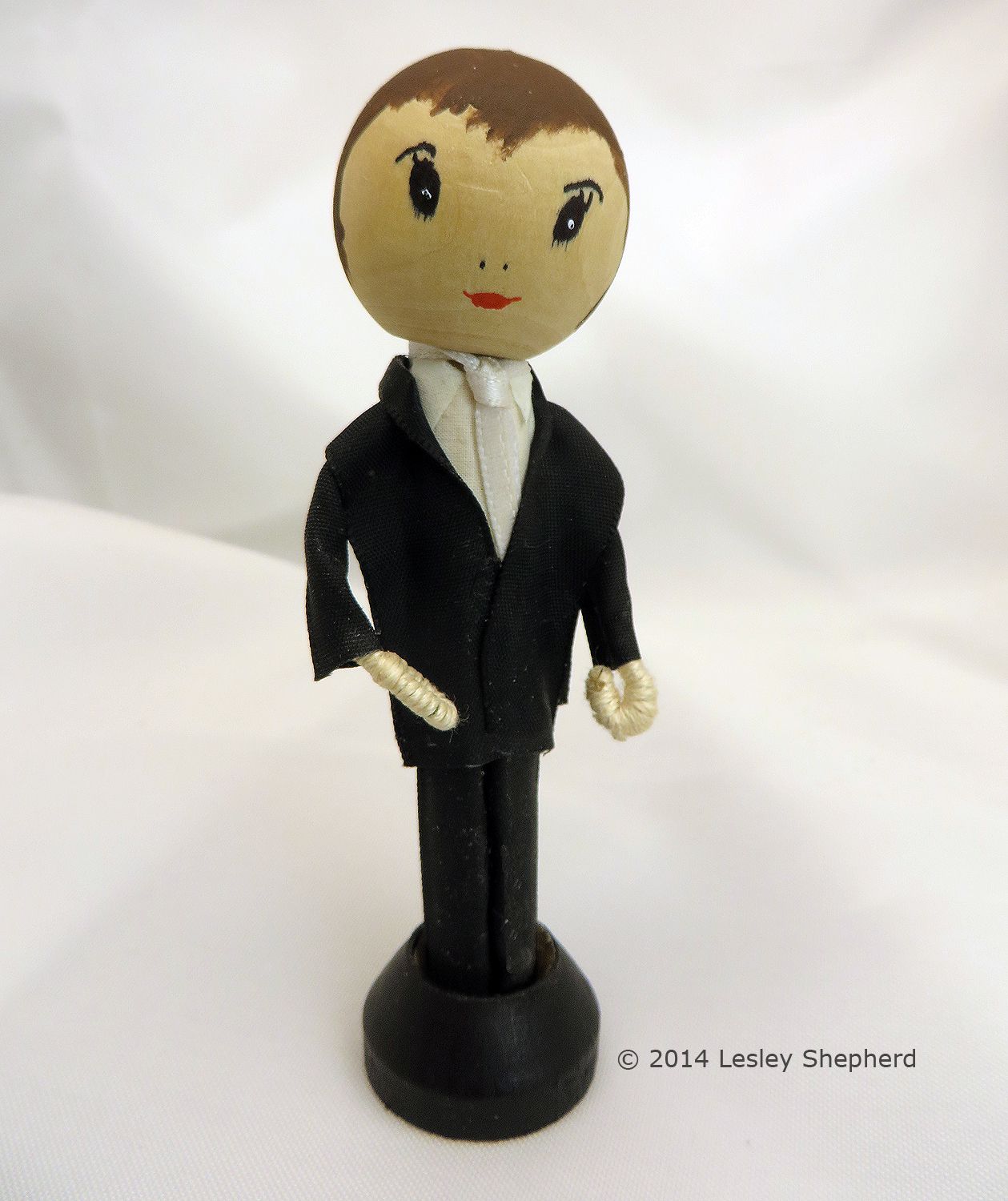 Download How to Dress a Clothespin Doll in a Ribbon Tuxedo