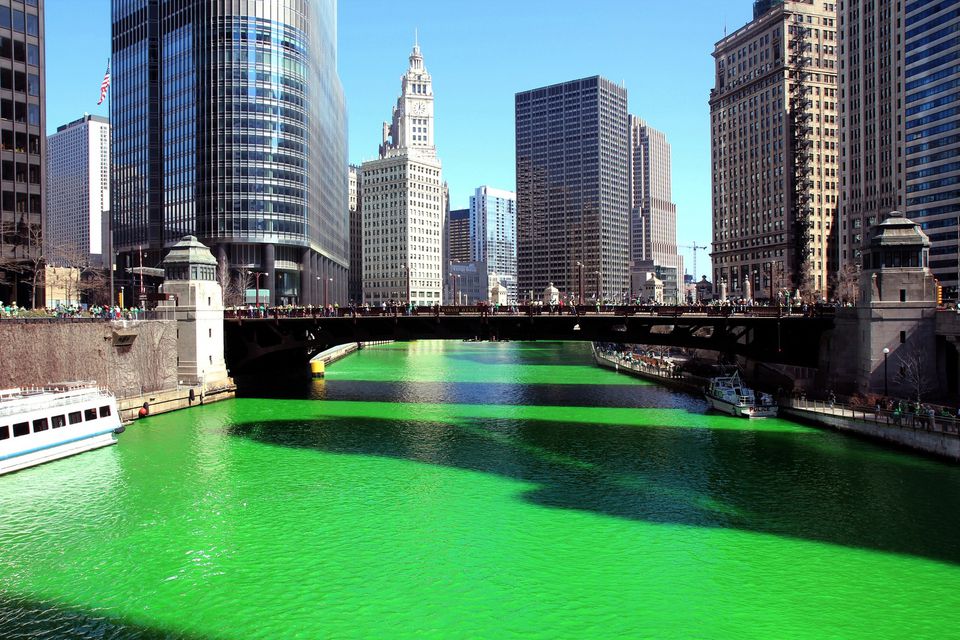 Resultado de imagen de st patrick day chicago river