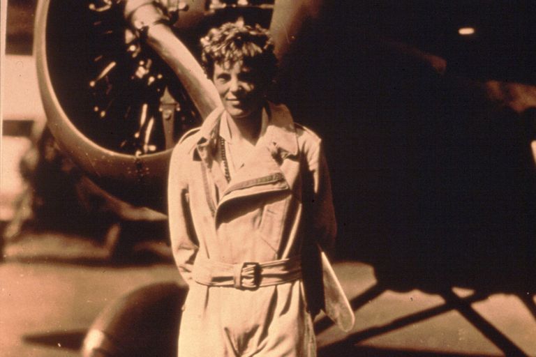 Amelia Earhart Biography and Timeline