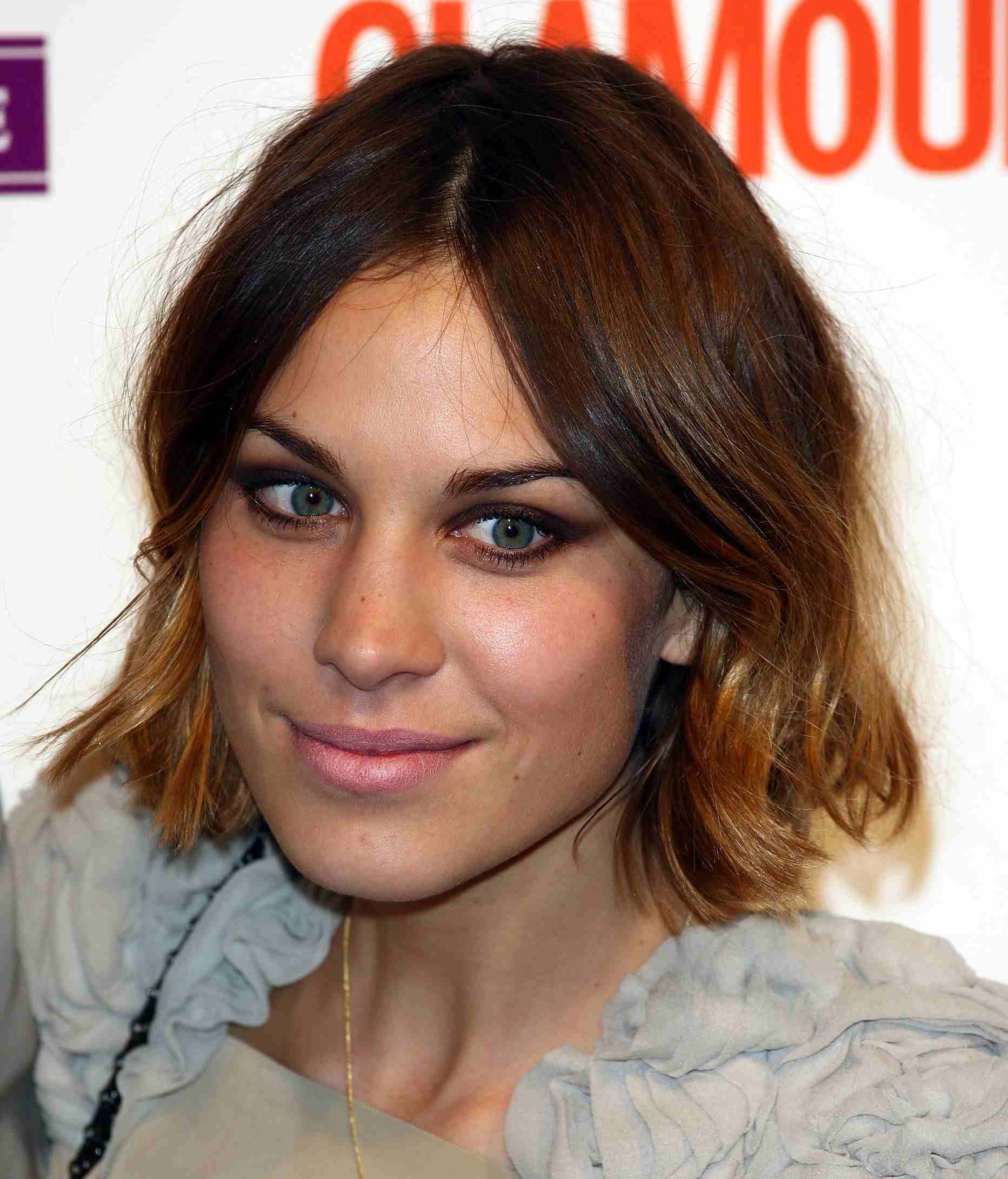 alexa chung hairstyles june 2009 56a df78cafdaa