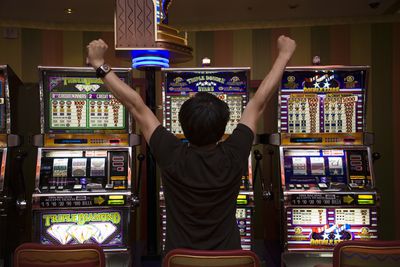 Tips for playing slot machines at casinos