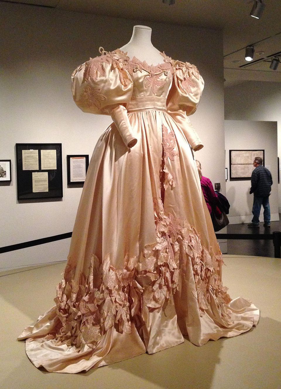 scarlet-o-hara-s-dresses-displayed-after-restoration