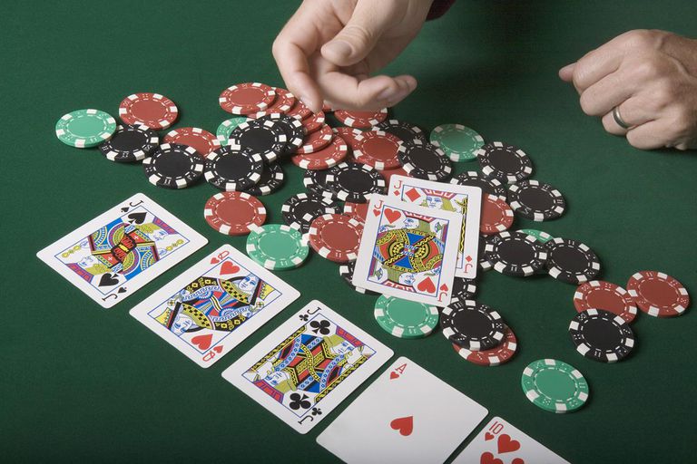 Texas holdem against dealer rules