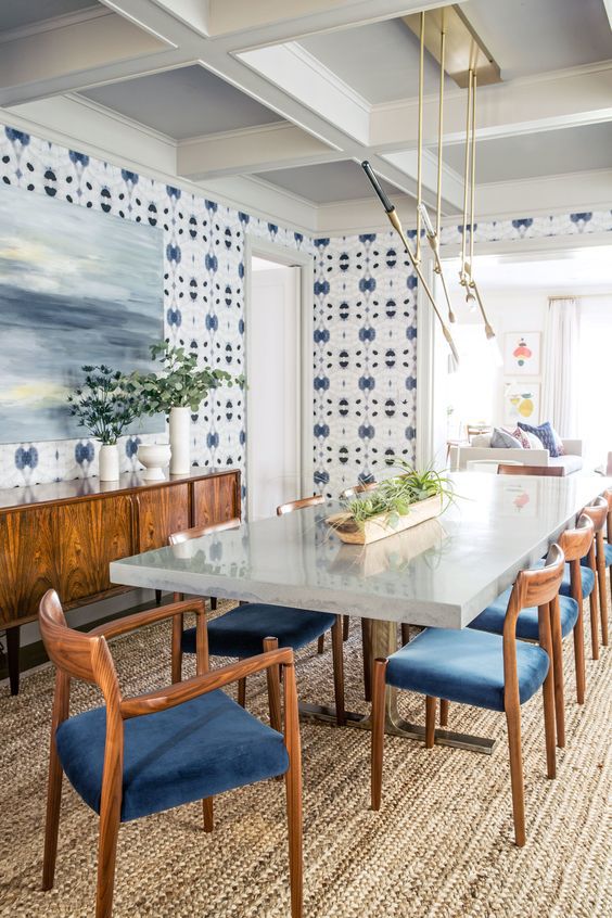 25 Amazing Dining Rooms with Wallpaper