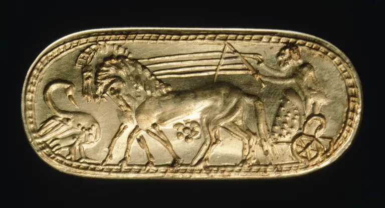 Gold ring. Etruscan civilization, 6th Century BC.