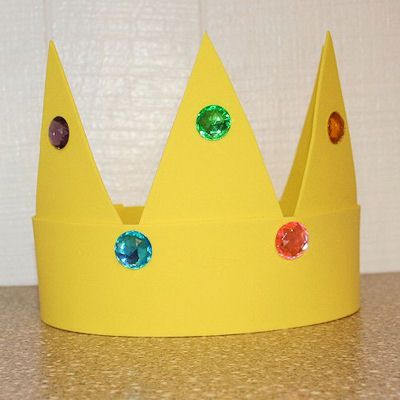 How to Make a Crown Out of Craft Foam