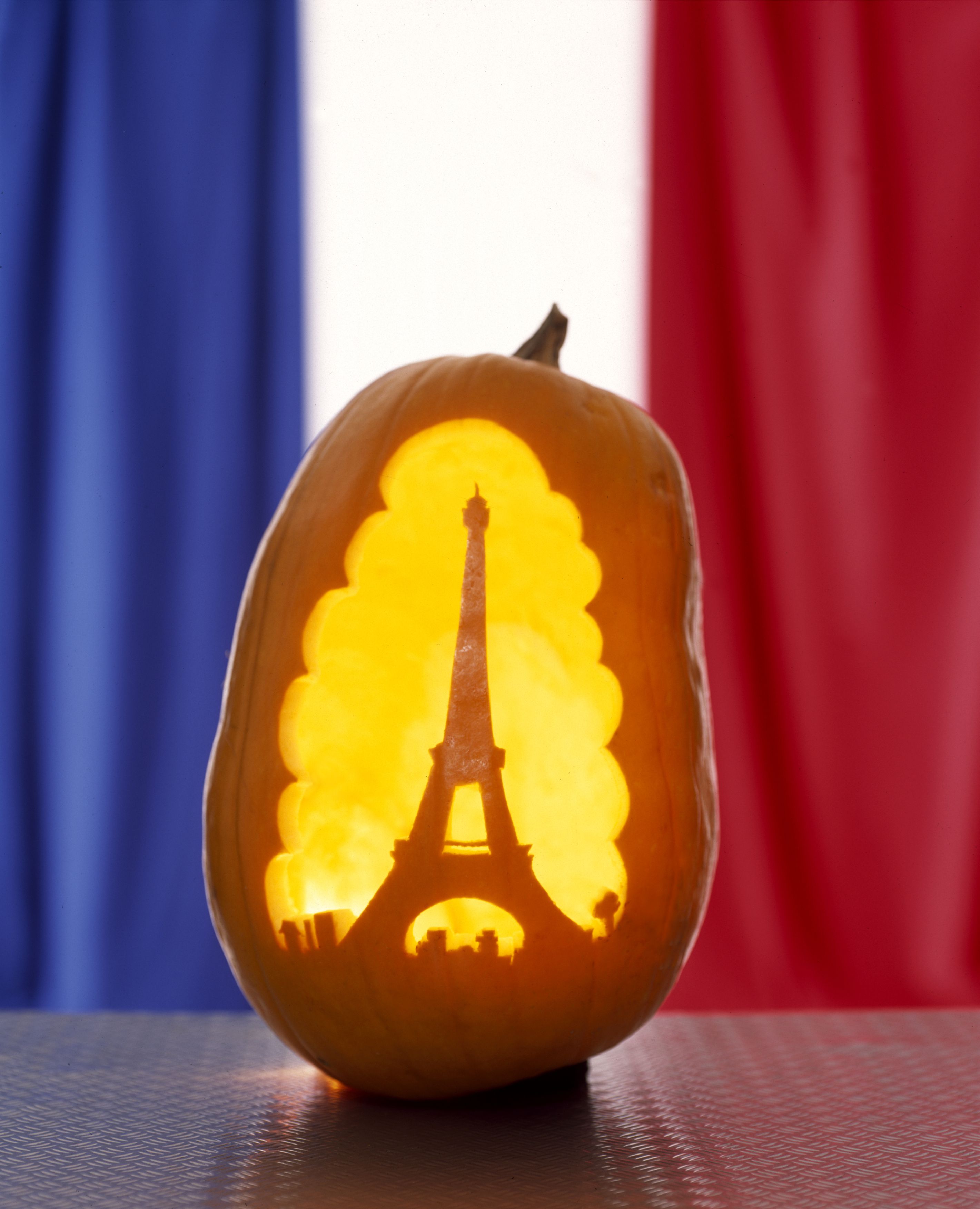 Eiffel tower pumpkin carving