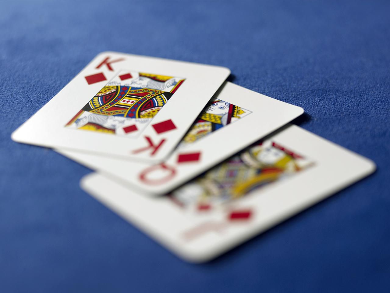 Play three card poker online for fun