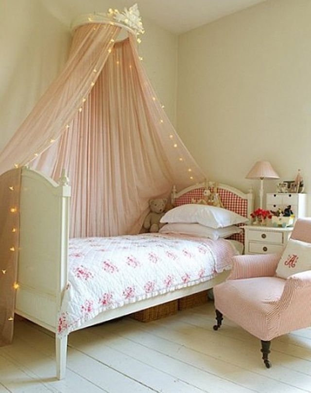 21 Beautiful Girls' Rooms With Canopy Beds