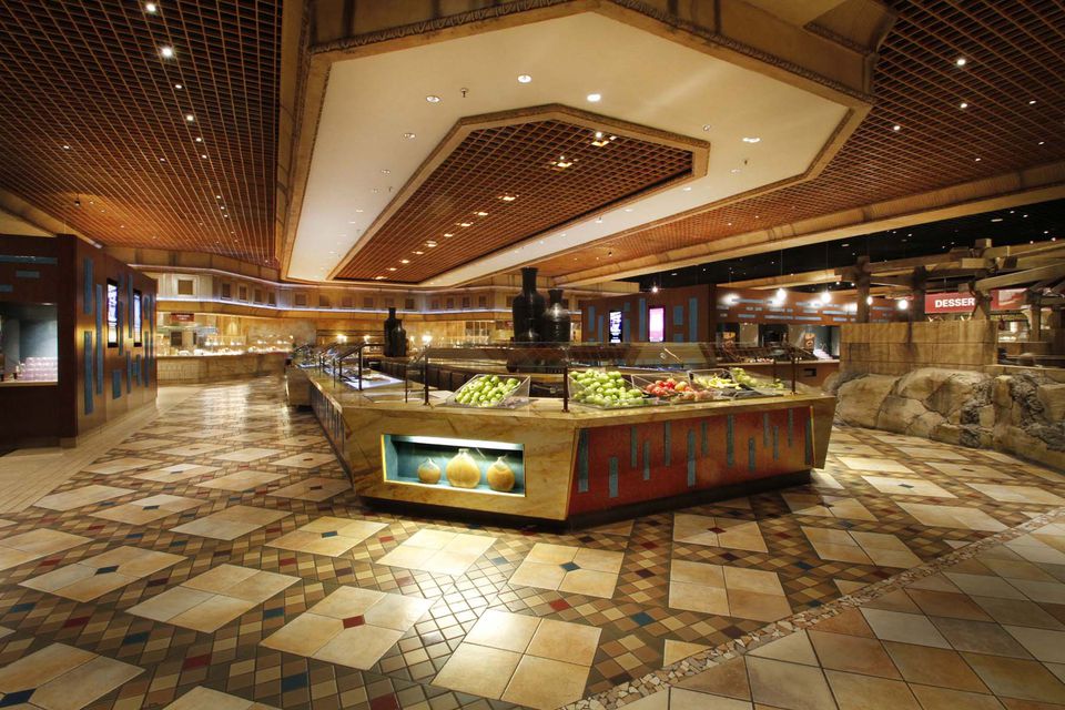 inside the luxor hotel casino