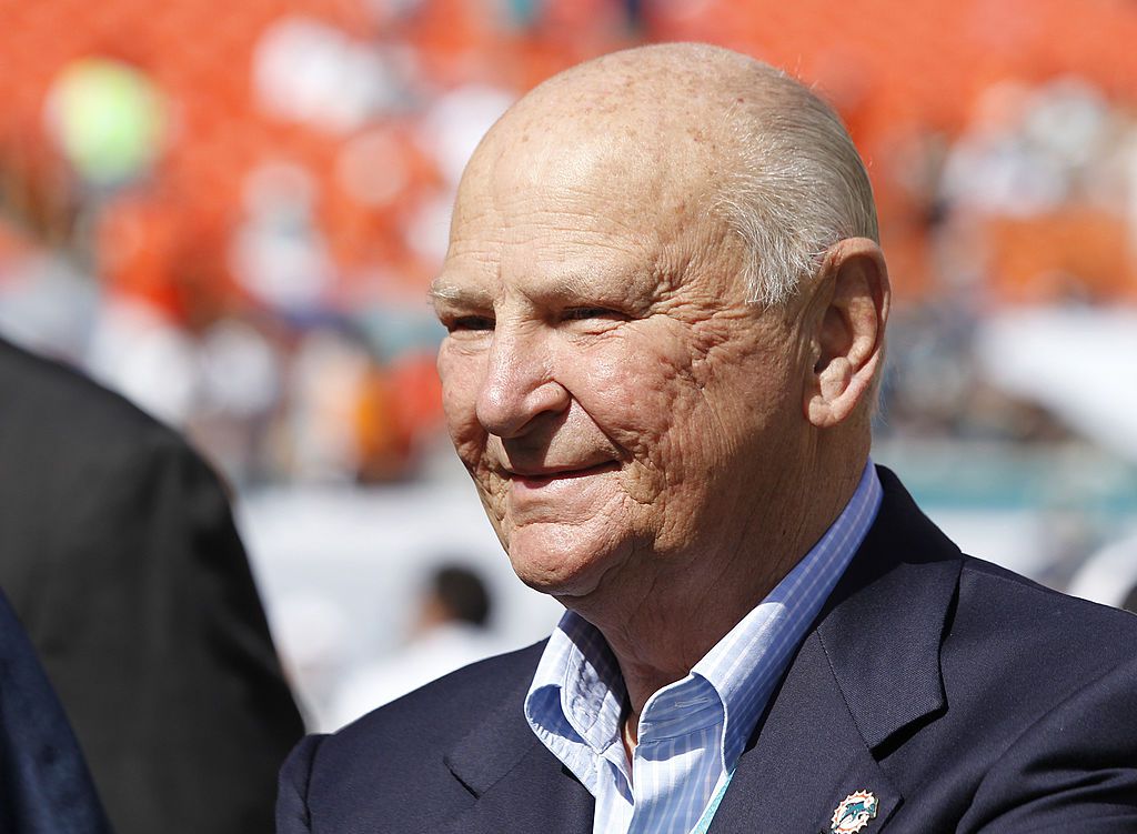 Wayne Huizenga Biography, Founder of Waste Management