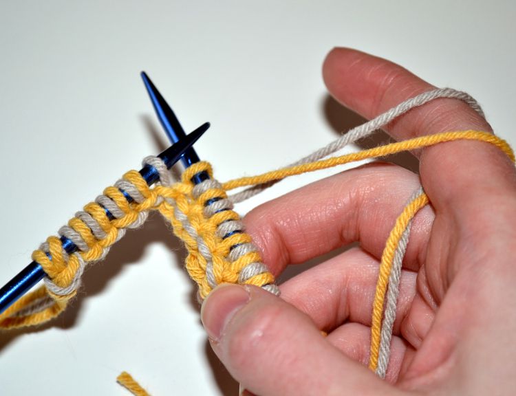 Double Knitting Technique (Knitting Two Layers at the Same Time)