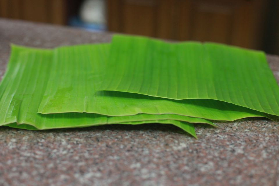 Cutting banana leaves