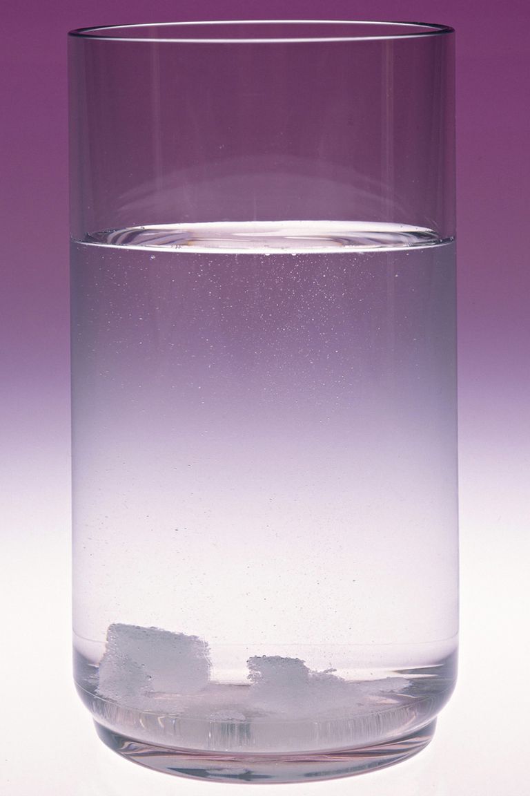 dissolving-sugar-in-water-chemical-or-physical-change