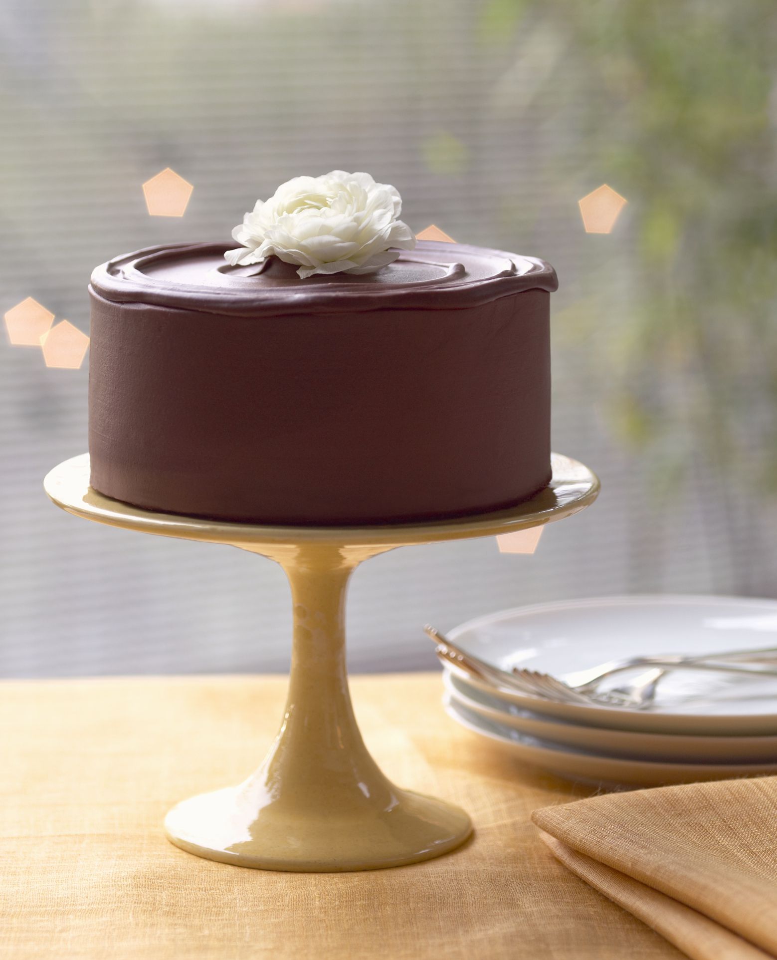 how-to-wrap-a-cake-with-chocolate-tutorial